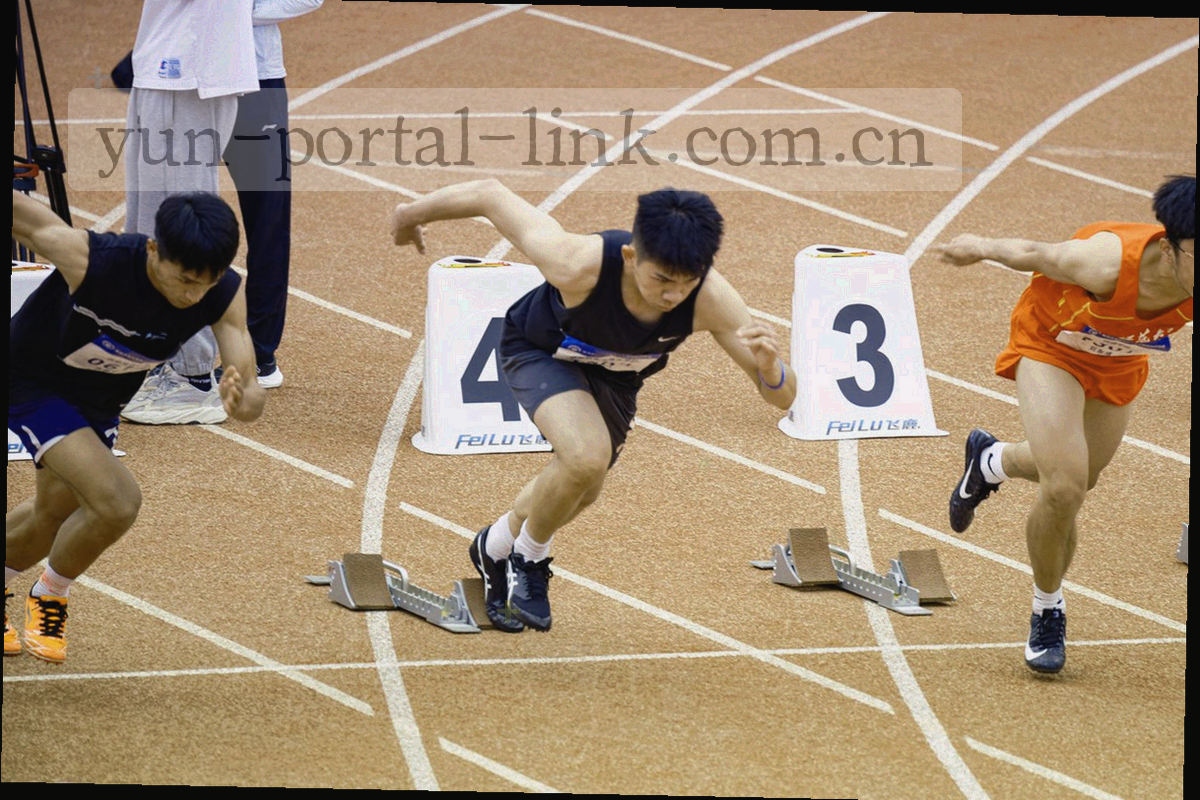 主客场战绩数据面板，表格与柱状图交错排列，关键数字以荧光青高亮